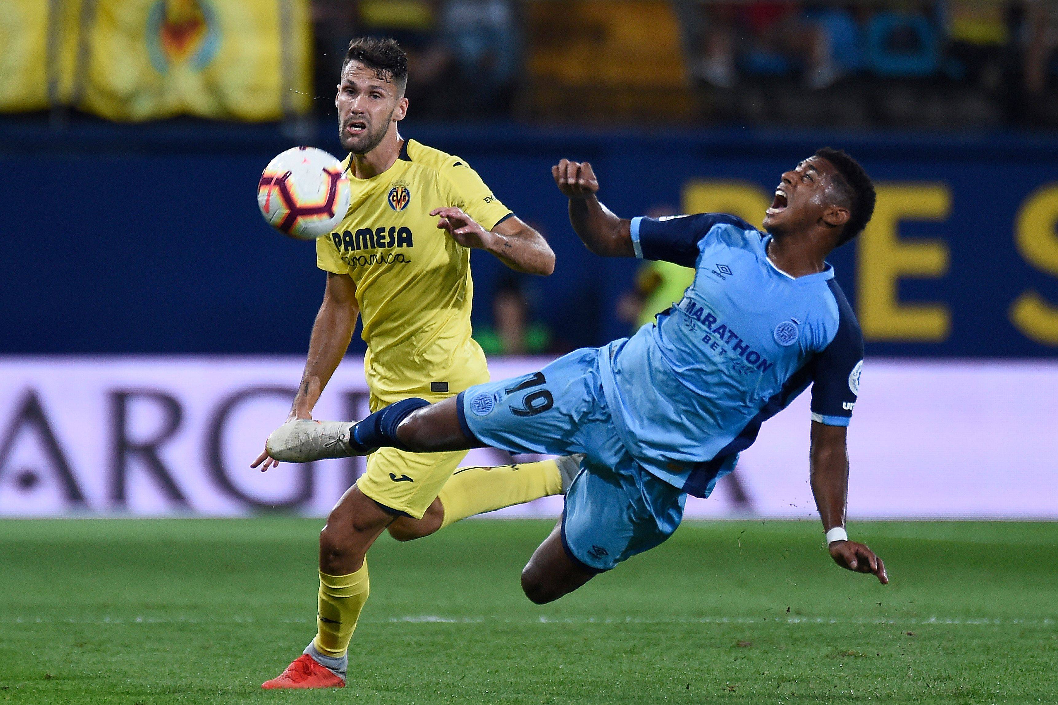 包含德国杯今晚再迎强敌，比利亚雷亚尔刷新队史纪录，主帅态度：赛场秩序良好，赛季目标并未改变的词条