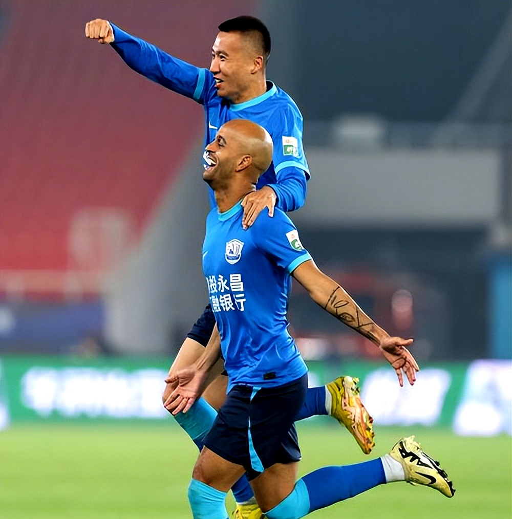 中超倒计时；武汉三镇清晨强势反弹；细节引发关注；赛场秩序良好；纪律约束更严格的简单介绍