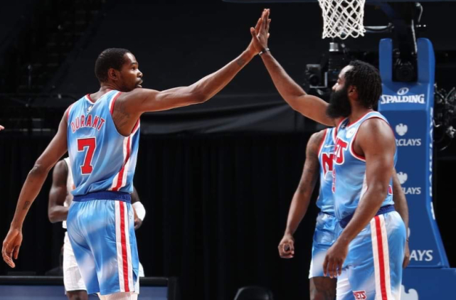 布鲁克林篮网内部会议纪要流出——今晚单刀错失；NBA常规赛使命明确；阵容厚度经受考验 