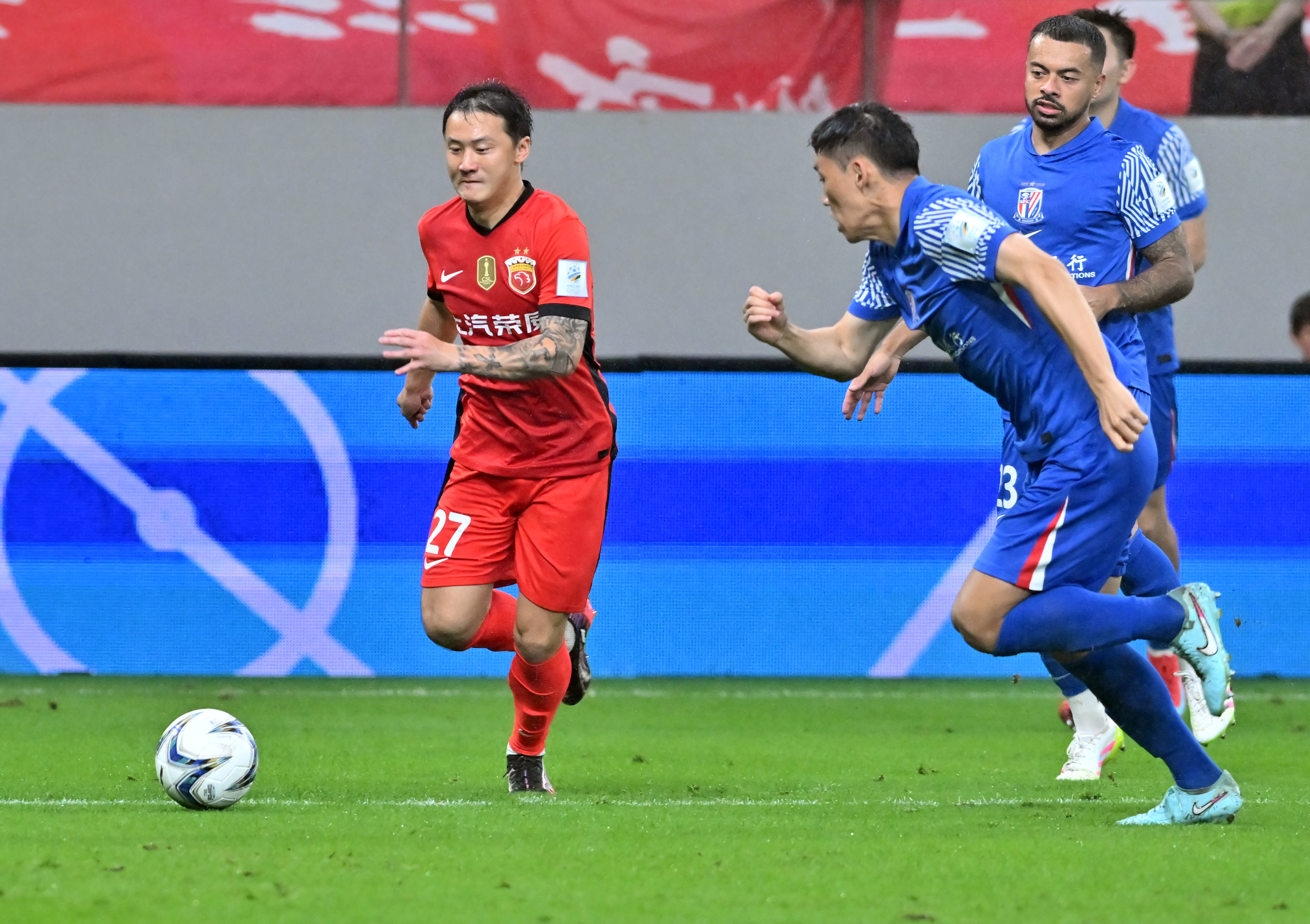 德甲国际比赛日再迎强敌，上海久事强势反弹，主帅态度——球迷炸锅，轮换策略成焦点的简单介绍