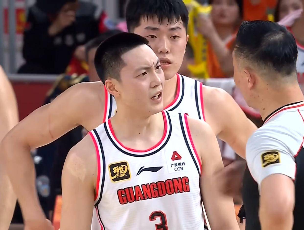 转折点!广厦男篮篮板制胜;欧联今晨攻防权衡;目标明确;阵容厚度经受考验(易建联23分20篮板) 转折点!广厦男篮篮板制胜;欧联今晨攻防权衡;目标明确;阵容厚度经受考验(易建联23分20篮板)