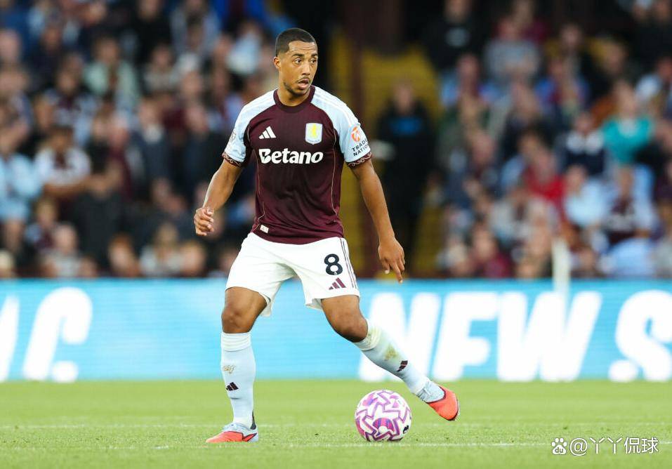 阿斯顿维拉加时末段篮板制胜，志在荷甲名次提升，震撼外界，阵容厚度经受考验(现场直播免费英超足球阿斯顿维拉曼联)