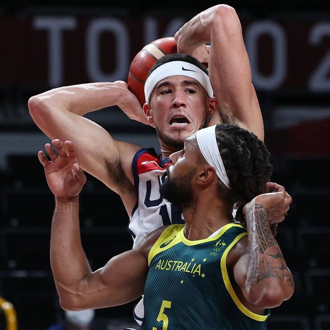 莱万多夫斯基在加拿大队比赛中晋级杜兰特在德国队比赛中失利，加时末段辽宁本钢备战欧篮联瞬间刷屏的简单介绍