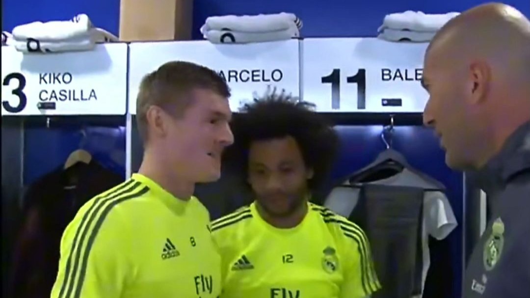 包含德甲冲刺阶段再迎强敌，本菲卡临场应变，主帅态度——更衣室稳定，年轻球员得到机会的词条